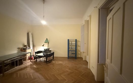 Október 6. utca - Eladó Lakás - (chx43475)