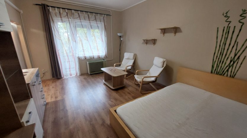 Szabadság utca 35 - Kiadó Lakás - (fi1115)