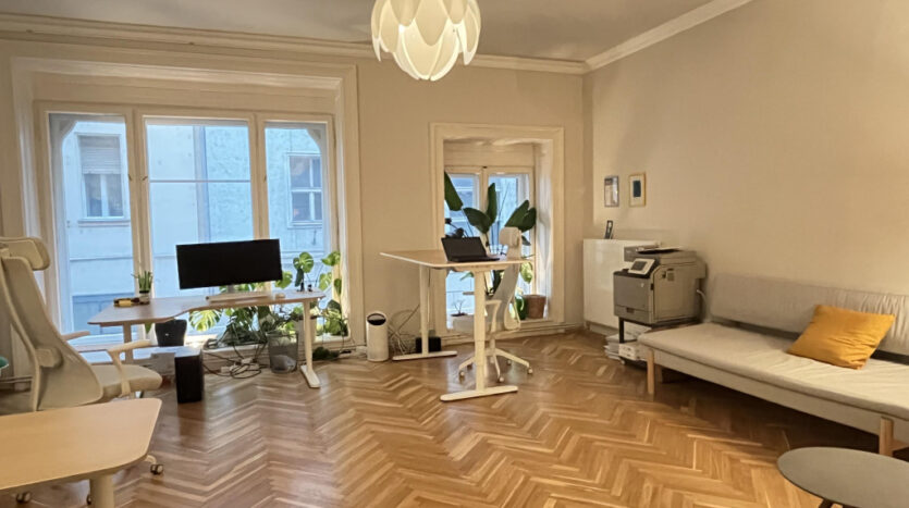 Ferenciek tér - Eladó Lakás - (chx56048)