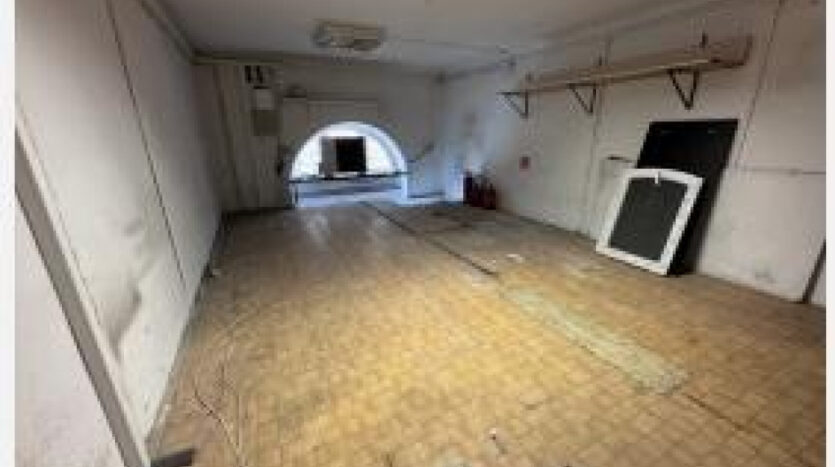 Lázár utca - Eladó Kereskedelmi és ipari ingatlan - (chx56561)