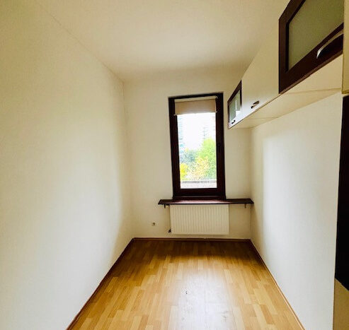 Sólyatér utca - Eladó Lakás - (chm111)