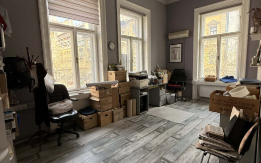 Dózsa György út - Eladó Lakás - (chm524)