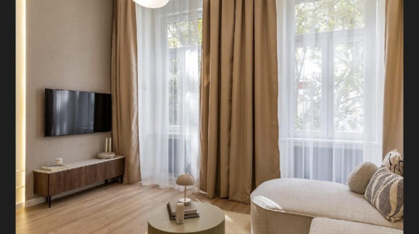 Liszt Ferenc tér - Eladó Lakás - (chx58344)