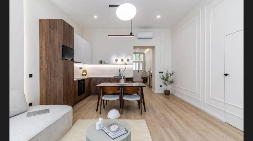 Liszt Ferenc tér - Eladó Lakás - (chx58344)