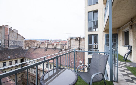 Nagymező utca - Eladó Lakás - (chm472)