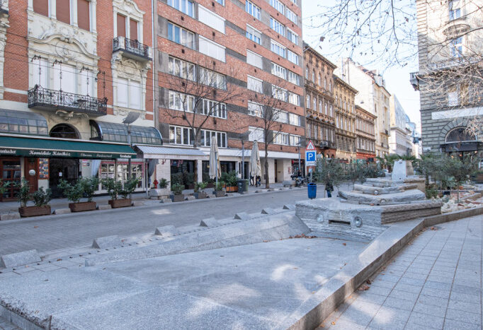 Nagymező utca - Eladó Lakás - (chm472)