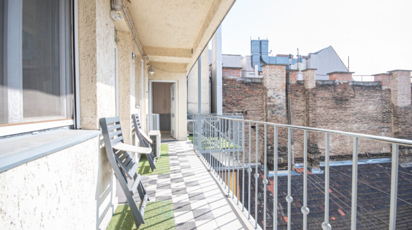 Nagymező utca - Eladó Lakás - (chm472)