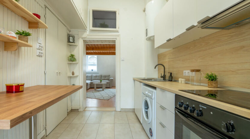 Venetianer utca - Eladó Kereskedelmi és ipari ingatlan - (chm683)