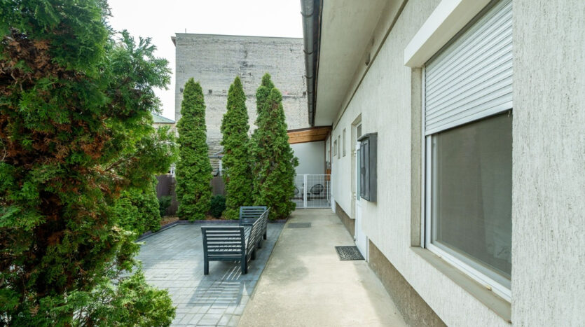 Venetianer utca - Eladó Kereskedelmi és ipari ingatlan - (chm683)