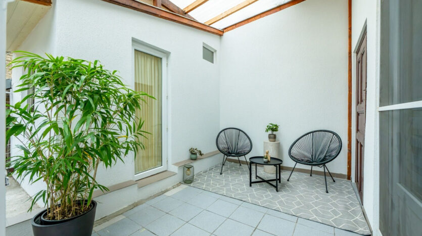 Venetianer utca - Eladó Kereskedelmi és ipari ingatlan - (chm683)