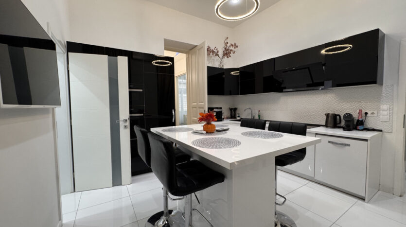 Dalszínház utca - Kiadó Lakás - (chm690)