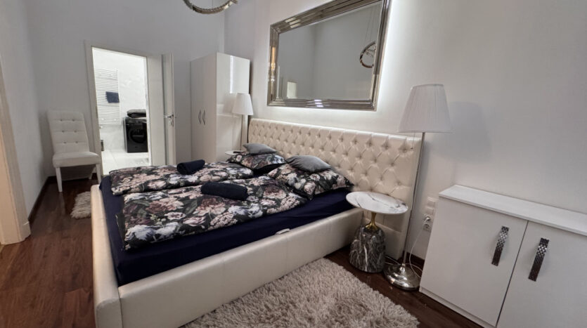 Dalszínház utca - Kiadó Lakás - (chm690)