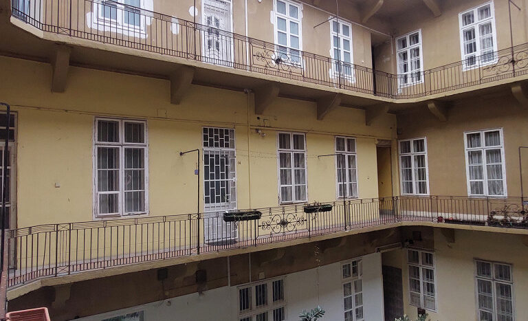 Reáltanoda utca - Eladó Lakás - (chm704)