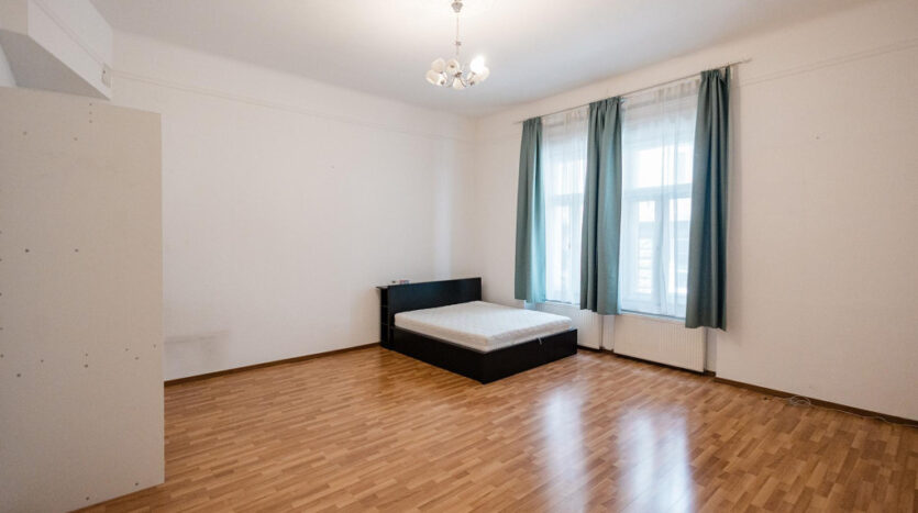 Ferenciek tér - Eladó Lakás - (chx56135)