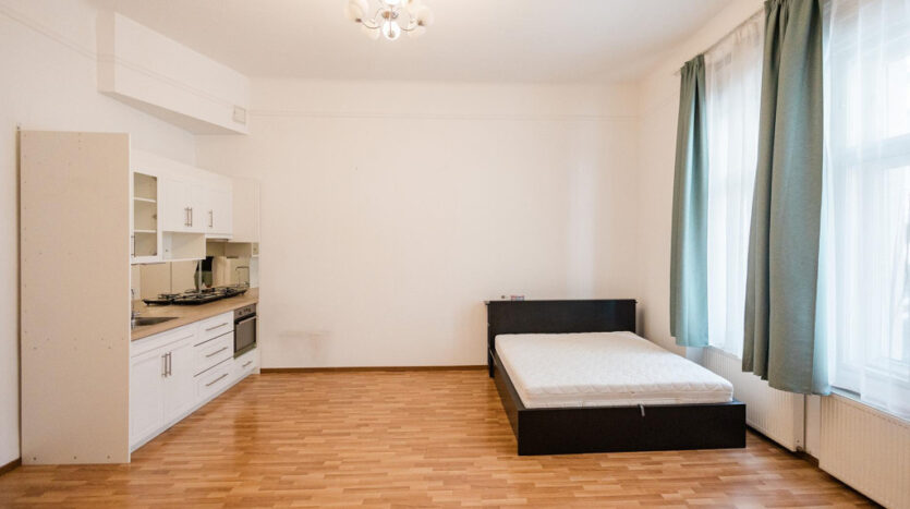 Ferenciek tér - Eladó Lakás - (chx56135)